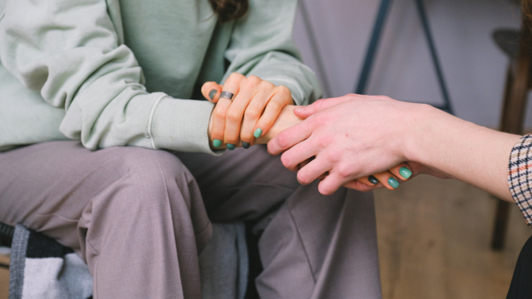 How to Best Support Friends and Family Struggling with Mental Health Struggles