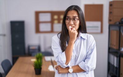 Identifying Imposter Syndrome: Uncover 6 Signs and Take a Self-Assessment